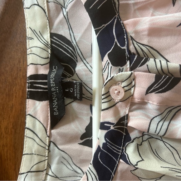 Banana Republic floral blouse - Picture 5 of 8